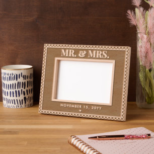 Modernes und elegantes Mr. & Mrs. Personalisiert D Geätzte Rahmen