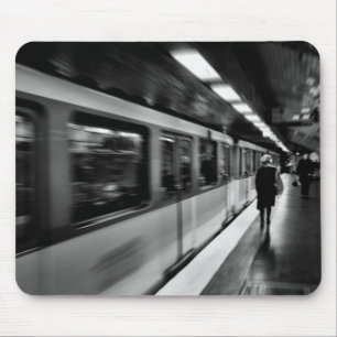 Modernes, urbanes Pariser Leben Mousepad