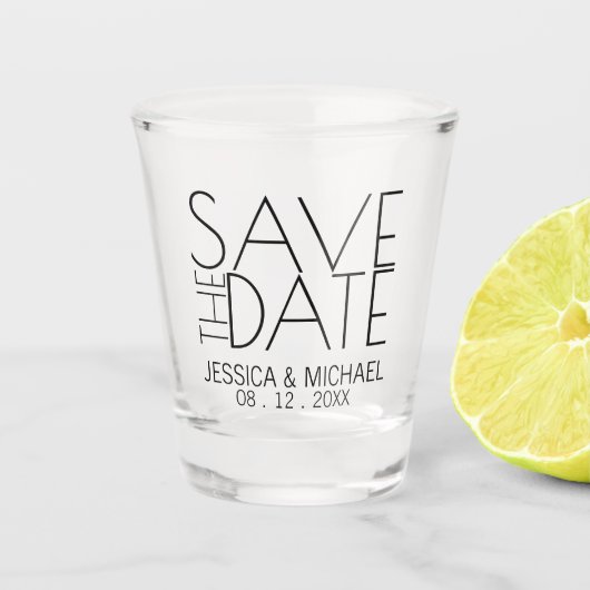 Modernes Wedding Save the Date Schnapsglas (Vorderseite)