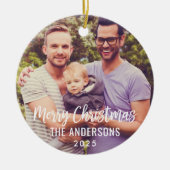 Modernes Weihnachtsskript Custom Family Foto Keramik Ornament (Vorne)
