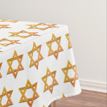Modernes Weiß | Rosh Hashanah | Davidstern Tischdecke<br><div class="desc">Moderner weißer STAR DAVID Tablecloth, der mit Imitaten goldenen Stern von David in einem gefliesten Muster zeigt. Das minimalistische, schlichte Design eignet sich für jüdische Feiertage und Feierlichkeiten wie Rosh Hashanah, Chanukah, Pessach, Bar/Bat Mitzvahs, etc. Erhältlich in anderen Farben, oder Sie können die Farbe ändern, indem Sie auf Weitere anpassen...</div>