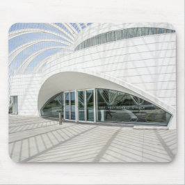 Modernes, weißes Gebäude Mousepad
