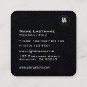 Modernes, weißes Logo auf der schwarzen Maskuline Quadratische Visitenkarte (Rückseite)