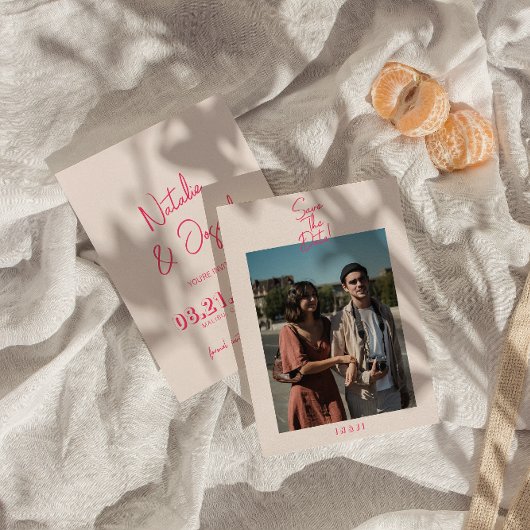 Modernes, weißes, rosafarbenes Retro-Foto Save The Date