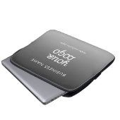 Modernes Werbelogo und Text | Editierbare Farbe Laptopschutzhülle (Vorne Knopf)