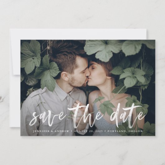 Modernes White Brush Script-Foto Save the Date Einladung (Vorderseite)