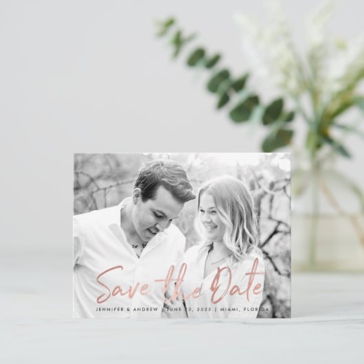 Modernes White Marble Rose Gold Script Save the Da Ankündigungspostkarte (Stehend Vorderseite)