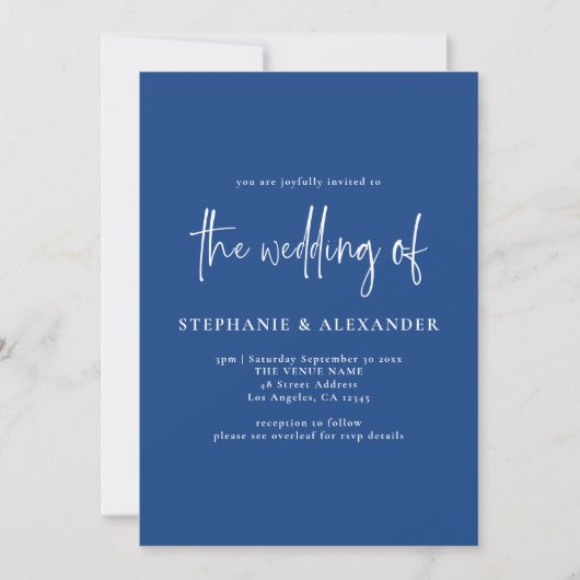 Modernes White Script Blue QR Code Hochzeit Einladung (Vorderseite)