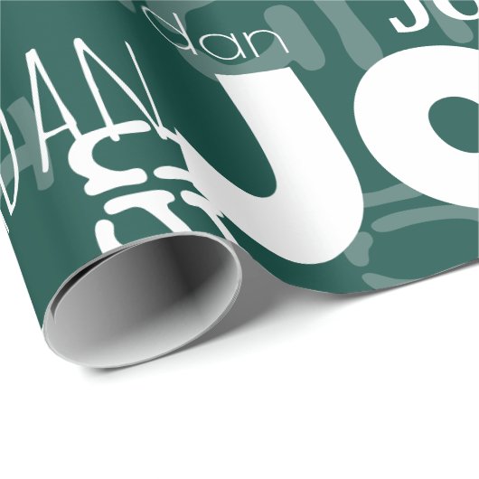 Modernes, wiederholtes Namensmuster Smaragdgrün we Geschenkpapier (Rolleneckpunkt)