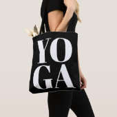 Modernes Yoga-Training für Schwarz-Weiß-Typografie Tasche (Von Nahem)