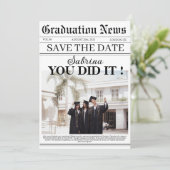 Modernes Zeitungs-Abschluss einzigartiges Foto Save The Date (Stehend Vorderseite)