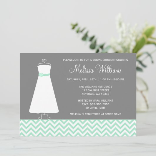 Modernes Zickzack Gown Minze Grau Brautparty Einladung (Stehend Vorderseite)