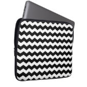 Modernes Zickzack ZigZag Schwarz-Weiß-Muster Laptopschutzhülle (Vorne Rechts)
