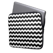 Modernes Zickzack ZigZag Schwarz-Weiß-Muster Laptopschutzhülle (Vorderseite Links)