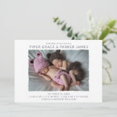 Modernes Zwillingsjahr im Foto Birth Ankündigung (Stehend Vorderseite)