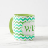 Modische, coole, frische Chevron-Monogramm-Initial Tasse (Vorderseite Links)