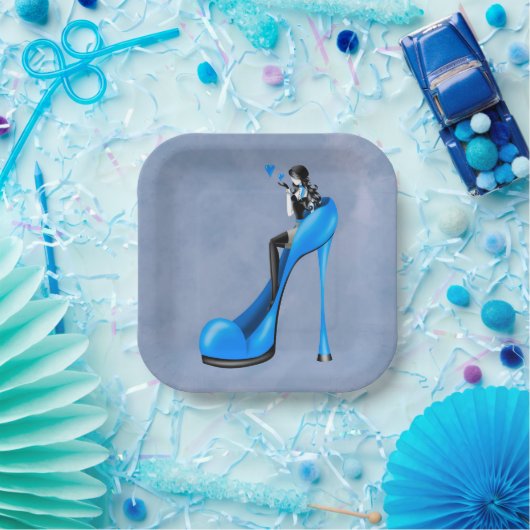 Modische Lady in Stiletto-Papierplatte Pappteller (Party)