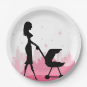 Modische Mommy Pushing Baby Carriage Pappteller (Vorderseite)