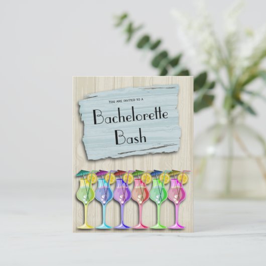 Modische tropische Regenschirm-Getränke Einladung (Stehend Vorderseite)