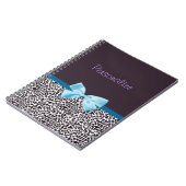 Modischer Leopard-Druck und blaues Band mit Namen Notizblock (Linke Seite)