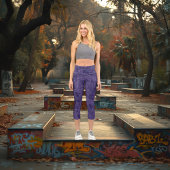 Modischer Lila Denim texturiert: Text & Logo Capri Leggings