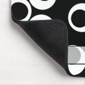 Modischer Retro Schwarzweiss-Entwurf. Gewohnheit Mousepad (Ecke)