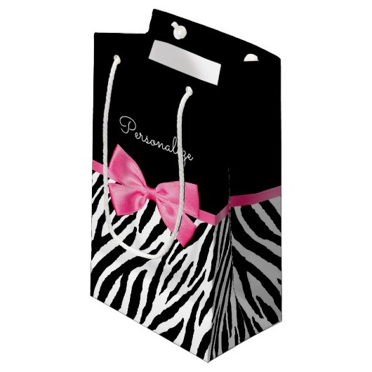 Modischer Zebra-Druck-schicker Pink-Bogen und Name Kleine Geschenktüte (Vorderseite Schrägansicht)