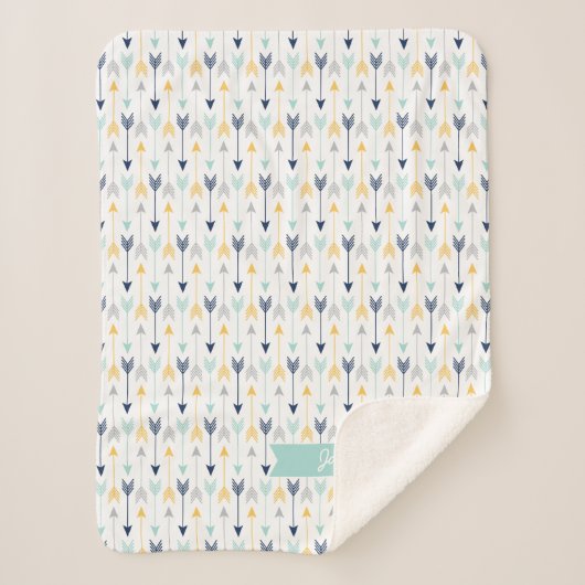 Modisches Pfeil-Monogramm Sherpadecke (Vorderseite)