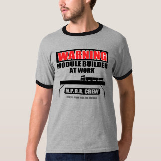 Modul-Erbauer bei der Arbeit T-Shirt