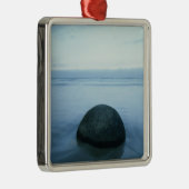 Moeraki Flusssteine Ornament Aus Metall (Rechts)