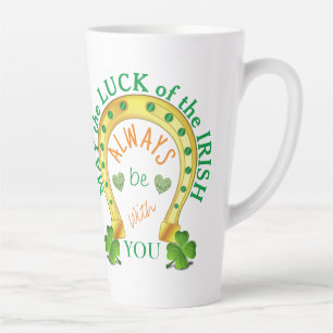 Möge das Glück des irischen Shamrock-Hufeisens Milchtasse