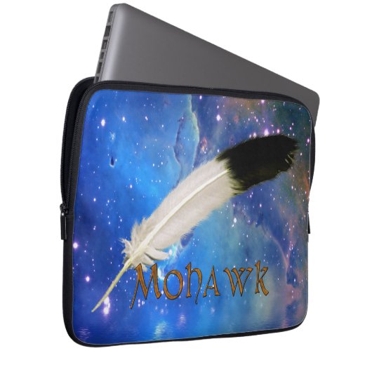 MOHAWK Nation & Feather Space Laptop Sleeve (Vorne Rechts)