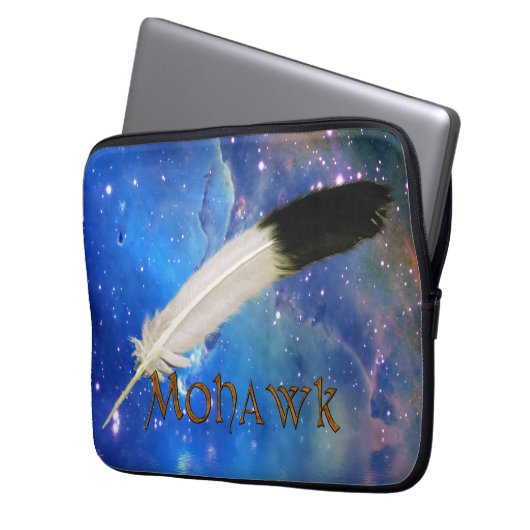 MOHAWK Nation & Feather Space Laptop Sleeve (Vorderseite Links)