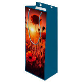 Mohn im Gegenlicht Geschenktüte Für Weinflaschen (Rückseite Schrägansicht)