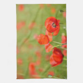 Mohnblumen in einem Mohnblumenfeld-Geschirrtuch Handtuch (Vertikal)