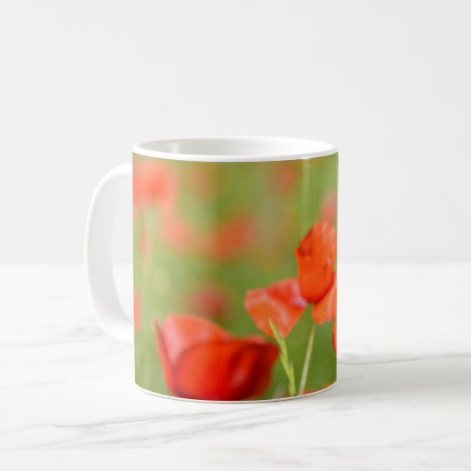 Mohnblumen in einer Mohnblumenfeld-Tasse Kaffeetasse (Vorderseite Links)