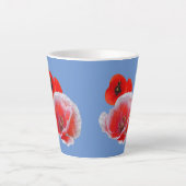 Mohnische Blume Nah Cust. Blue Latte Tasse (Vorderseite)