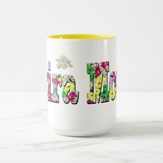 Moira, Mädchenname mit Daisis, Tasse (Zentrum)