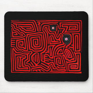 MOLA: Füttern des Baby-Vogels Mousepad