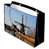 Molens in Nederlands landschap. Große Geschenktüte (Rückseite Schrägansicht)