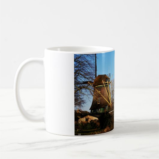 Molens in Nederlands landschap. Kaffeetasse (Links)