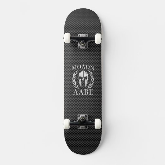 Molon Labe Chrome Spartan Helm auf Kohlenstofffase Skateboard (Vorderseite)