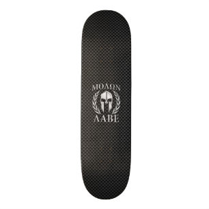 Molon Labe Chrome Spartan Helm auf Kohlenstofffase Skateboard