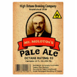 Molotovs Etikett für bleifreie Ale Fotoskulptur Magnet<br><div class="desc">Ein Etikett aus einer Flasche von Molotows blasser Ale, gebraut von der mythischen High Octane Brewing Company. Das Etikett enthält ein Bild von Wjatscheslaw Michailowitsch Molotow, sowjetischer Außenminister unter Josef Stalin. Zusammen mit dem Text "Mr. MOLOTOV's Pale Ale" und "OCTANE RATING: 93". Zusätzlich enthalten sind gesundheitsbezogene Warnhinweise und der Name...</div>
