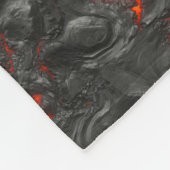 Molten Lava Vulkan schwarz und rot Fleecedecke (Ecke)