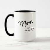 Mom Black and White Minimalist Est Year Tasse (Links)