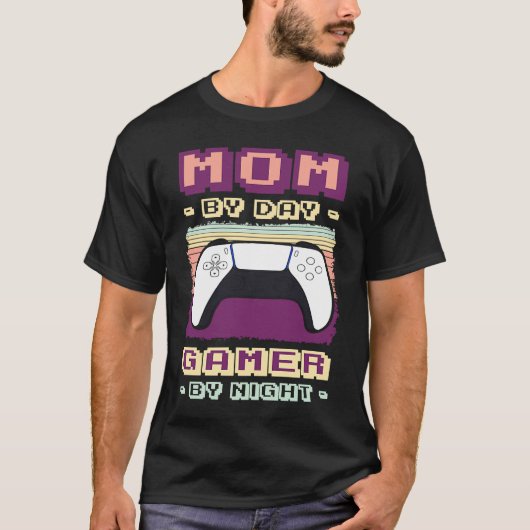 Mom By Day Gamer By Night Online Gaming Games Cont T-Shirt (Vorderseite)
