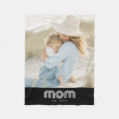 Mom Established Black Modern Retro Script Photo Fleecedecke (Vorderseite)