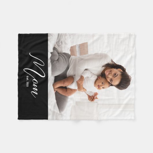 Mom Established Black Modern Script Photo Fleecedecke (Vorderseite (Horizontal))