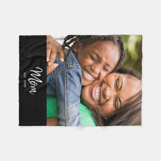 Mom Established Black Modern Script Photo Fleecedecke (Vorderseite (Horizontal))